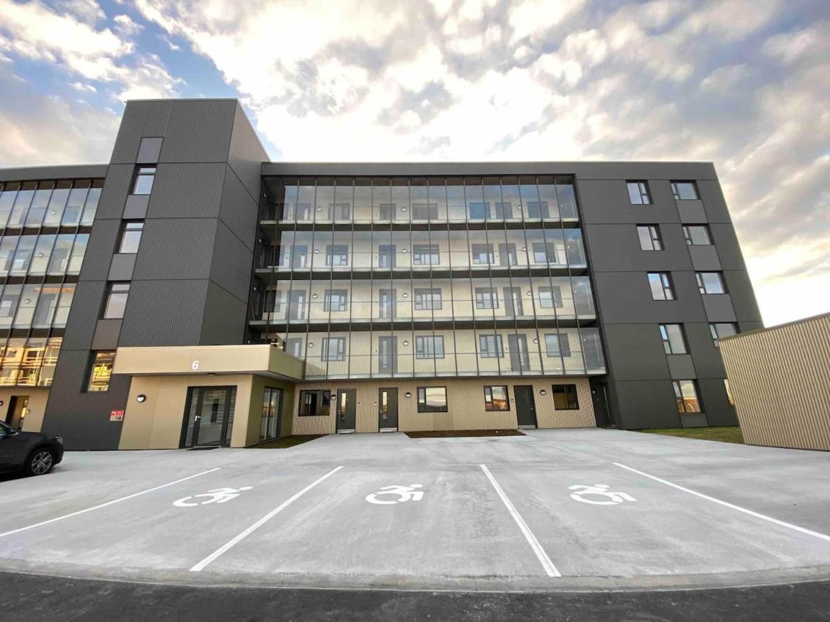 - Stylish & Modern * Selfoss